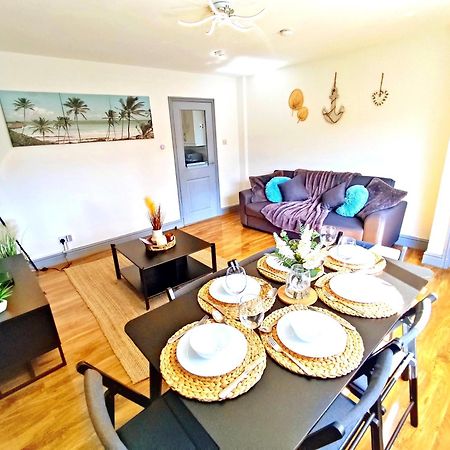 Comfortable 3 Bedrooms Leeds Beach House - Ideal For Family And Contractors - Free Parking For 2 Cars Eksteriør bilde
