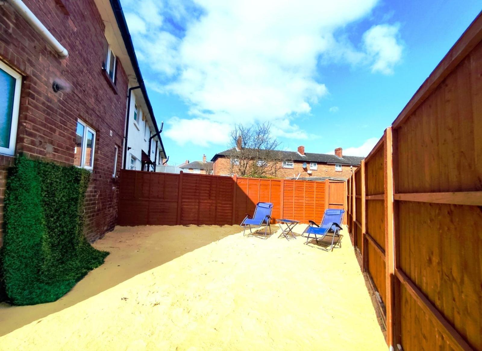 Comfortable 3 Bedrooms Leeds Beach House - Ideal For Family And Contractors - Free Parking For 2 Cars Eksteriør bilde