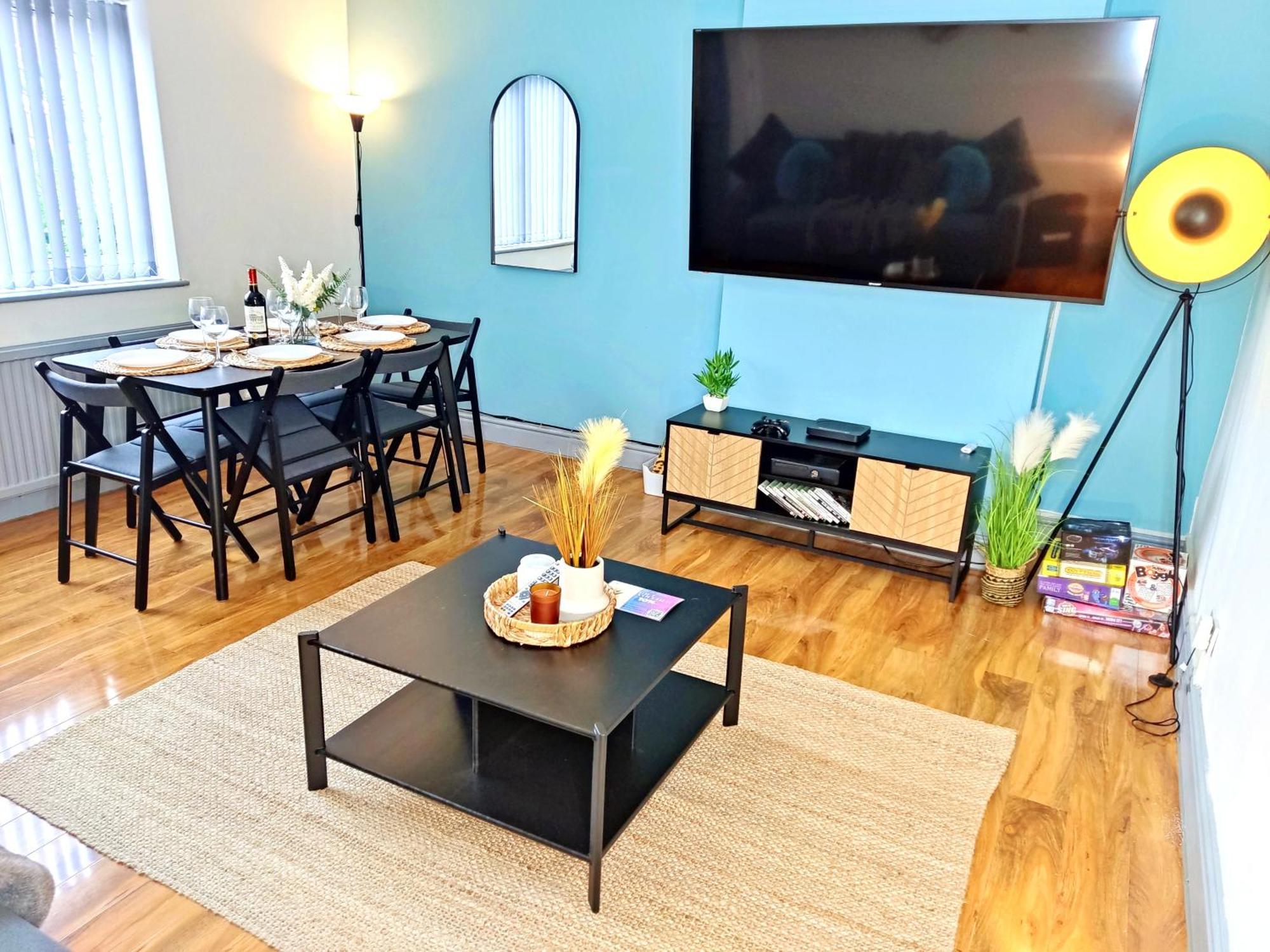 Comfortable 3 Bedrooms Leeds Beach House - Ideal For Family And Contractors - Free Parking For 2 Cars Eksteriør bilde