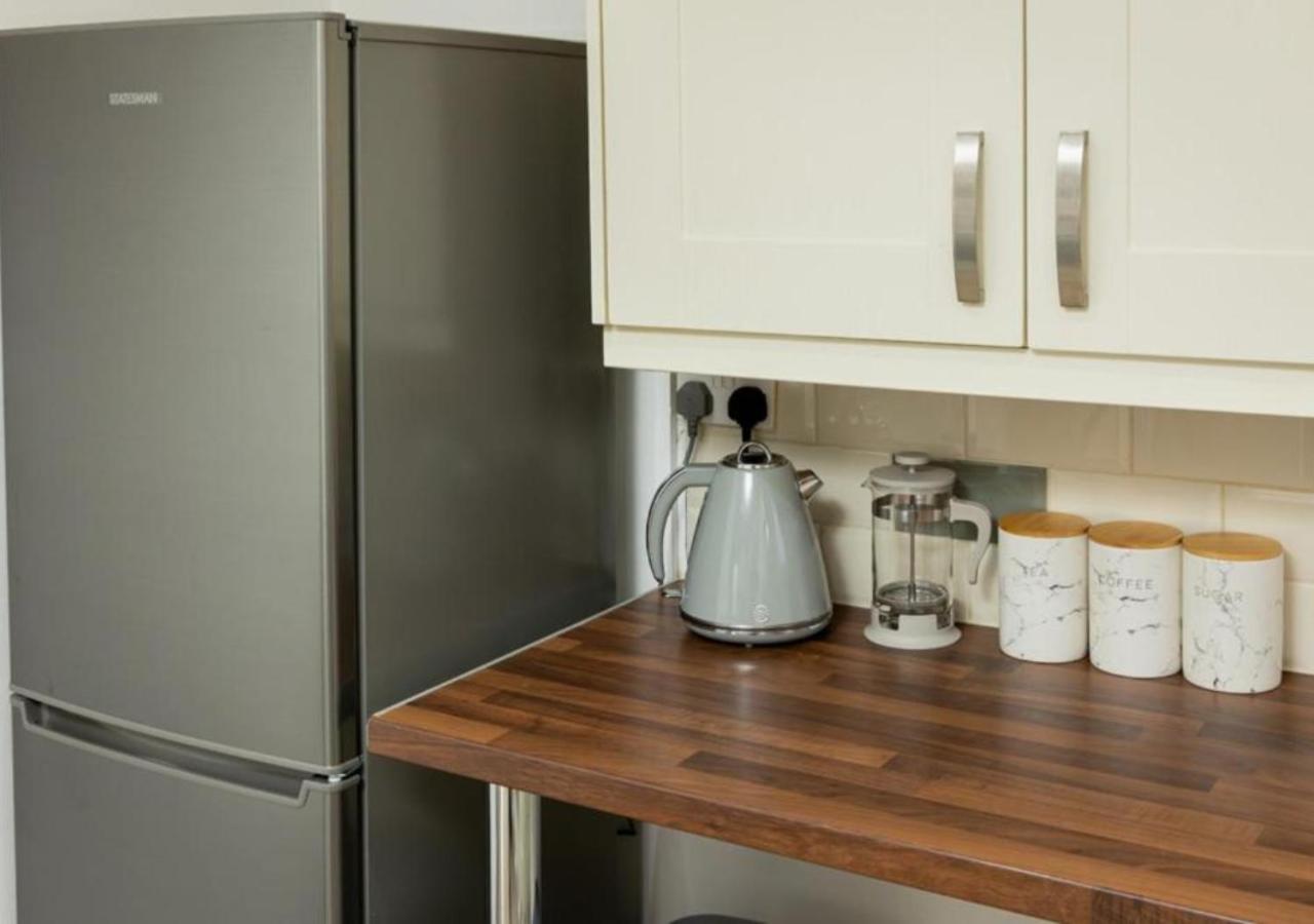 Comfortable 3 Bedrooms Leeds Beach House - Ideal For Family And Contractors - Free Parking For 2 Cars Eksteriør bilde