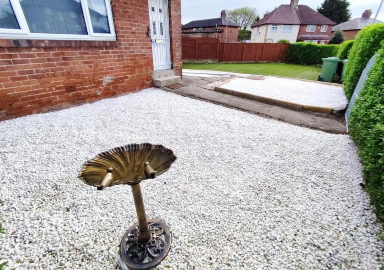 Comfortable 3 Bedrooms Leeds Beach House - Ideal For Family And Contractors - Free Parking For 2 Cars Eksteriør bilde