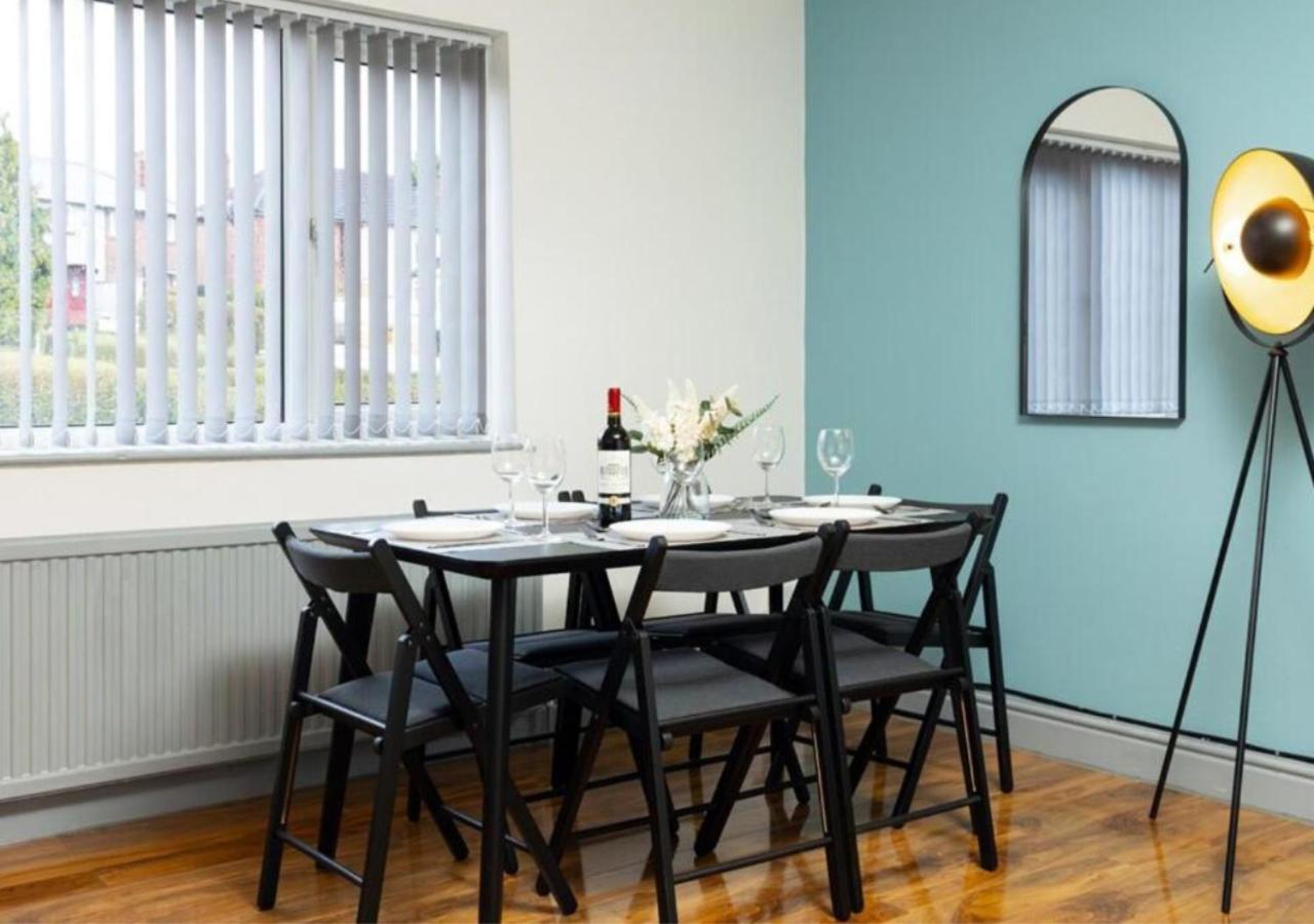 Comfortable 3 Bedrooms Leeds Beach House - Ideal For Family And Contractors - Free Parking For 2 Cars Eksteriør bilde